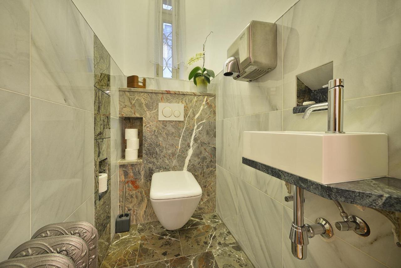 Apartman Dalia Janackovo Nabrezi ปราก ภายนอก รูปภาพ