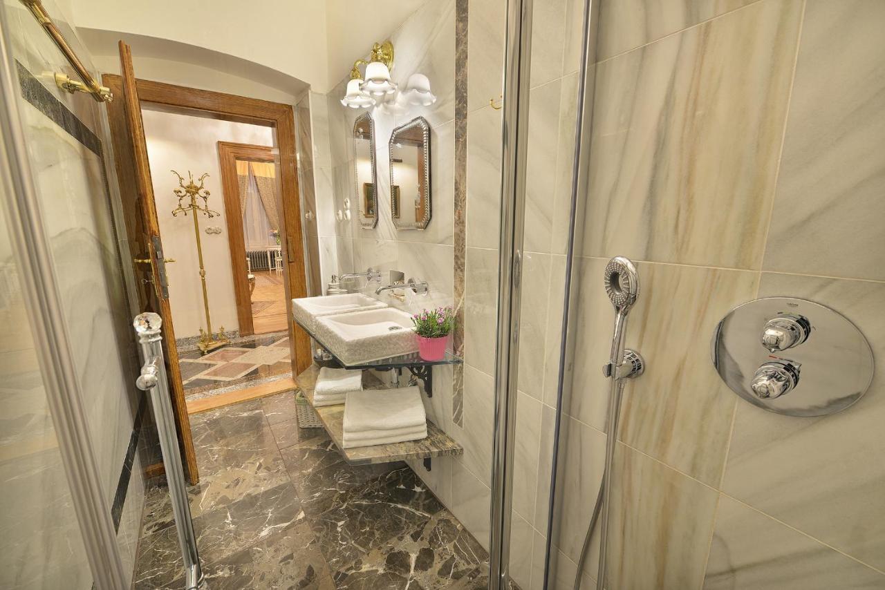 Apartman Dalia Janackovo Nabrezi ปราก ภายนอก รูปภาพ