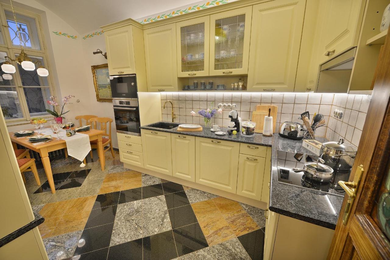 Apartman Dalia Janackovo Nabrezi ปราก ภายนอก รูปภาพ