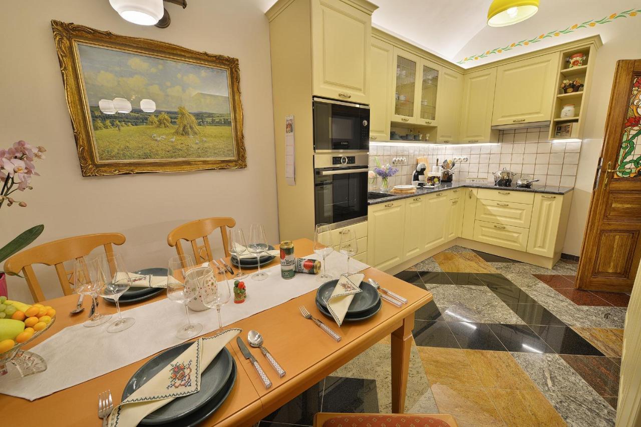 Apartman Dalia Janackovo Nabrezi ปราก ภายนอก รูปภาพ